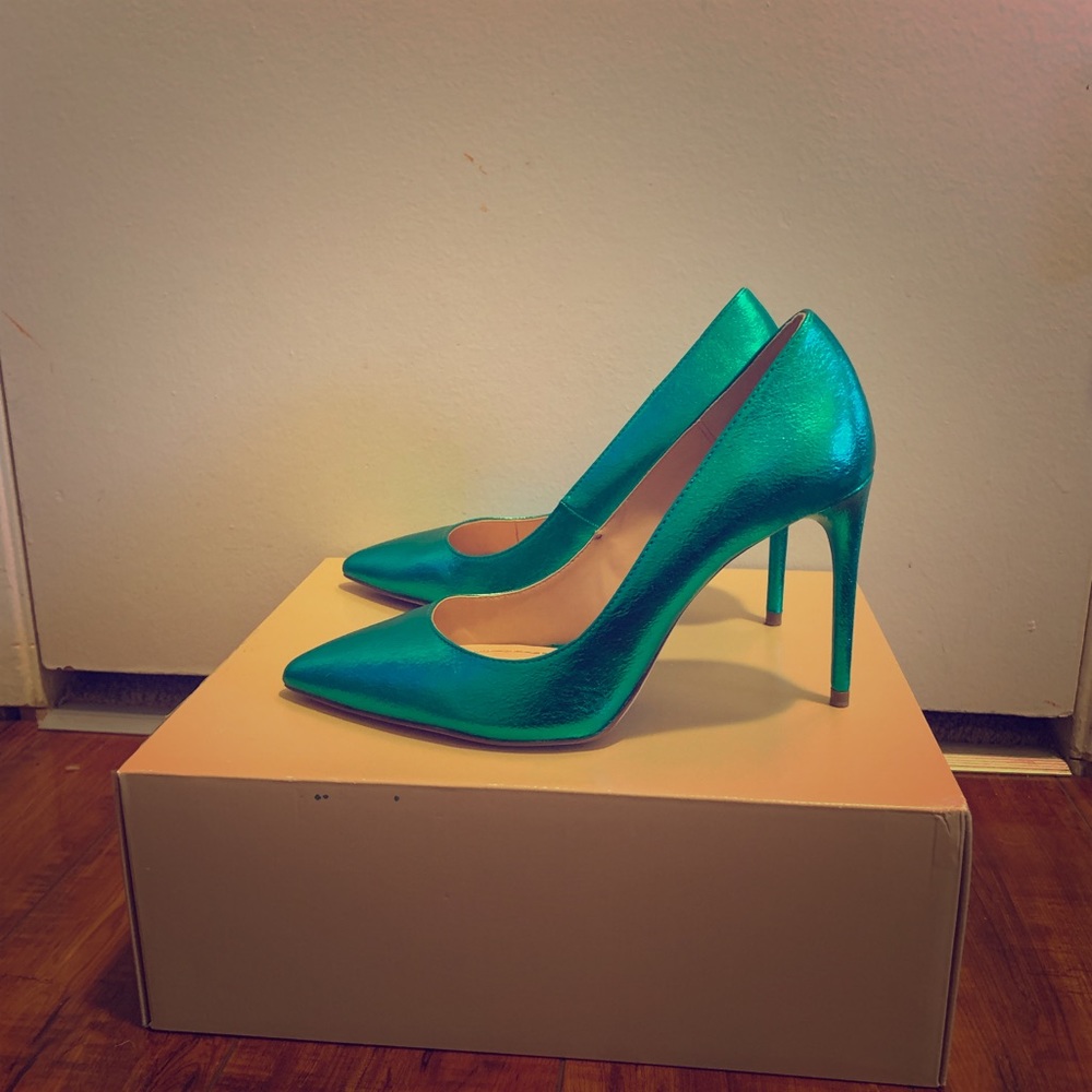 Beautiful emerald green pump/Zara